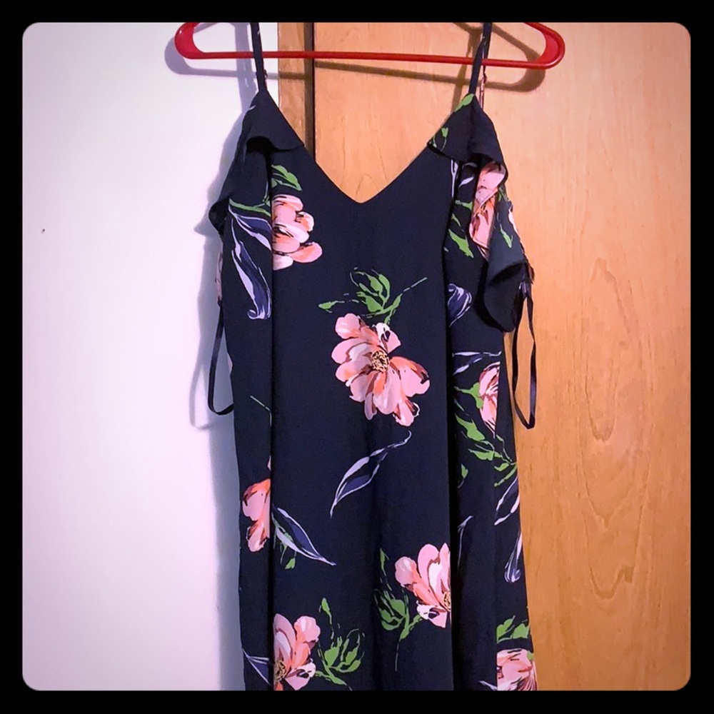 SIZE M OFF THE SHOULDERS FLORAL